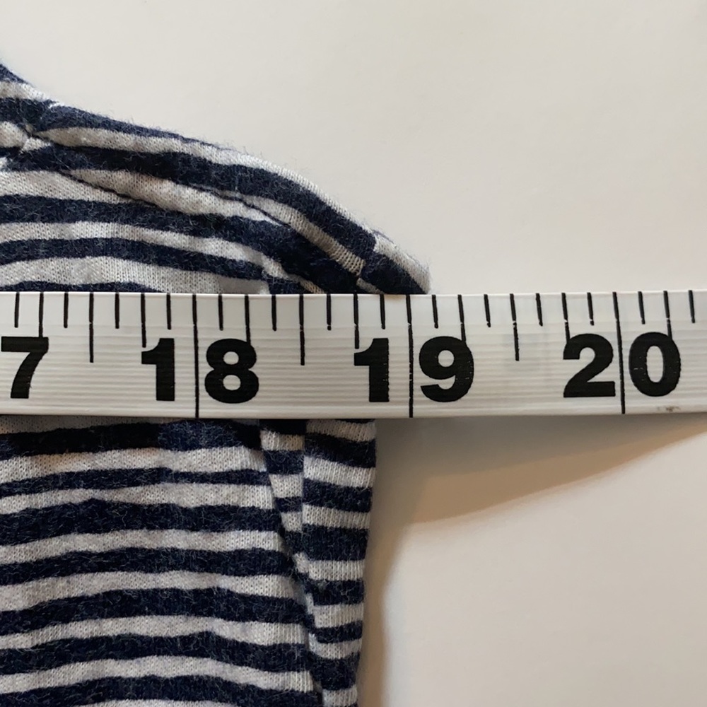 ✨EUC- Old Navy Women’s Top Size Med - Picture 4 of 5